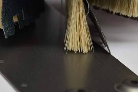 金属平面加工革新者：智能去毛刺、倒角、拉丝一体化